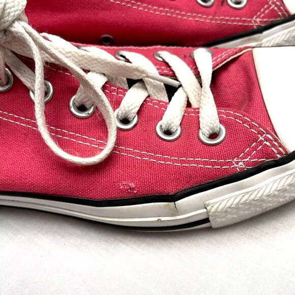 Womens Size 8 Pink Low Top Converse Sneakers‎ - Picture 2 of 9